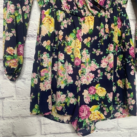 Romeo + Juliet Couture Floral Romper - Picture 7 of 13